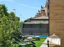 Charming Home with Pool and Garden, Just Outside Madrid