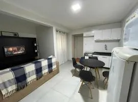 Casa fundos Eco City 03 Simples e Confortável com 2 Quartos e Garagem