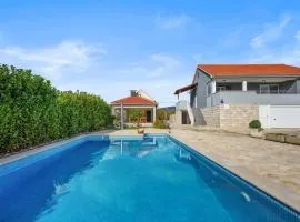 Villa Ana