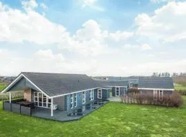 Charming Sauna Cottage-By Traum