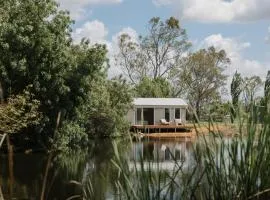 Mewburn Park Retreats - The Lakehouse