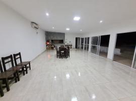 Al pie del cerro chilecito, căn hộ dịch vụ ở Chilecito