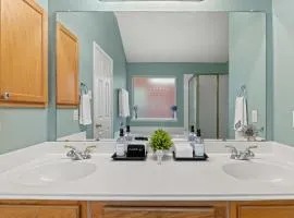 Relaxing 3BR 2BA Oasis - Hot Tub & 5 Beds!