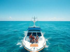 red sea excursion, boat in Sharm El Sheikh