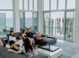 Aquavista Penthouse - Stunning 180 Views