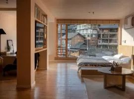 Xijiang Qianhu Miao Village Mountain and B&B、Xijiangのホームステイ
