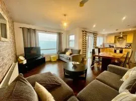 2 bedroom City-Centre apartment with Free parking