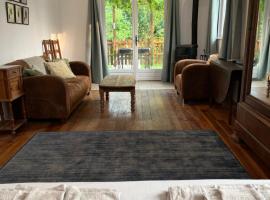 Le Petit Verger Gîte, hotel v destinaci Bonnes