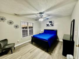 Haven Away From Home Ideal For Long Term Stays, hotel in Fayetteville