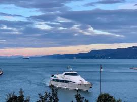 Five Flowers Guest House, Hotel in Triest
