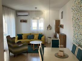 Ana’s 2 bedrooms lovely flat, μέρος για να μείνετε στην Ποντγκόριτσα