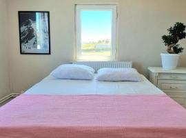 Close to IST Airport, Sea view& peaceful apartment, khách sạn ở Arnavutköy