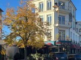 Amo's Hotel