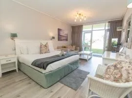 Ocean Oasis Brookes Hill Suites