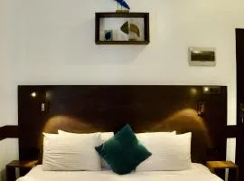 Samaik Thulusdhoo Inn