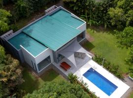 Lilan Nature, Modern House N°1, private swimming pool.
