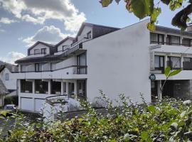 Logis Hôtel L'Elancèze, hotel v destinaci Thiézac