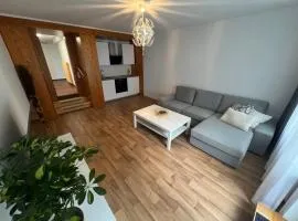 Messenahe Moderne Zwei-Zimmer-Wohnung 42qm