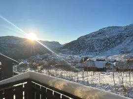Cozy Apartment - Great View!