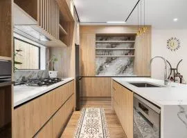 Greenstead Retreat 11 beds, 8 bedrooms, 5 baths