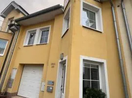 Řadový dům se dvěma apartmány