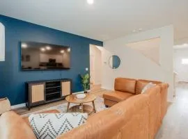5BR 3B, Sleeps 13, Pet Friendly, Garage - Blue