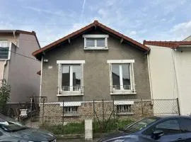 Grand Paris Cozy Stay Private Studios and Apartment Quick Access to Paris