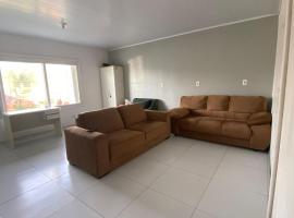 Casa Grande 400m da praia do lado do centrinho, hotel a Imbé