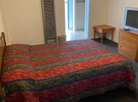 Tacoma Center Motel