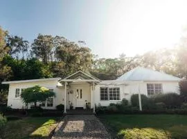 Meadowbrook MTB Lodge Orange - Rip on the trails, sip on the wine!