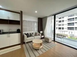 6th Avenue Sukhumvit 305 BTS Asoke & Nana MRT Sukhumvit