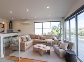 NEW Pleasant View Stays TORQUAY, hotel v destinaci Torquay