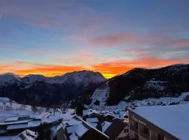 Studio centre station avec balcon