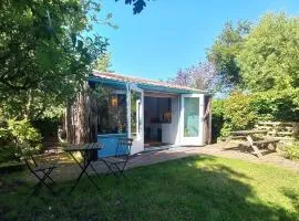 Chalet with sauna close to the sea