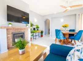 99B Hibiscus - Spacious 2-Bedroom Apartment with Pool Views