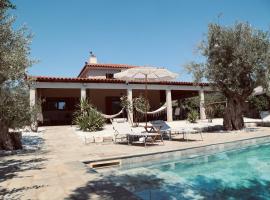 Iriti's Villa & Dahlia Studio: Platanidia şehrinde bir otel