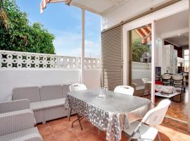 2 bedrooms Bungalow in Playa de las Americas, hotel em Playa de las Americas