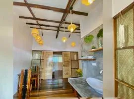 PRECIOUS HOMESTAY - Cozy Room