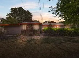 Chic in Chico w 2 Kings for Fam