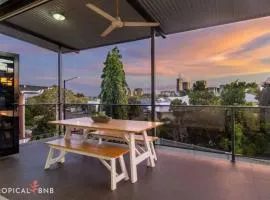 Sunsets & City Skyline Views With Pool