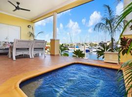 Villa Utopia on the Marina 3 Bed, 3 Bath, hotel i Stuart Park