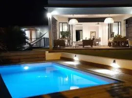 Villa Lombok Grand fond St Gilles pied dans l'eau