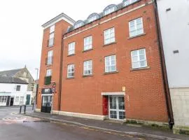 4 Bradford Old Town Swindon, 2 Bedroom, Sleeps 5, Free Secure Parking, Wifi, Long Stay Disc