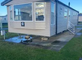 Family&dog-friendly caravan near Porthcawl beaches