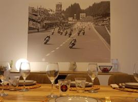 Léopold, gîte citadin au pied des bois!, hotel em Spa