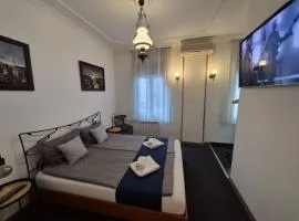 Authentic Belgrade Centre Hostel - Only Private Rooms, Paid Parking on-site, Mandatory Reservation
