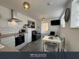 Detached House in Telford with Parking