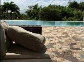 Villa on the ocean, hotel v destinaci Frigate Bay
