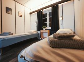 Gjestehuset 102, hostel in Longyearbyen