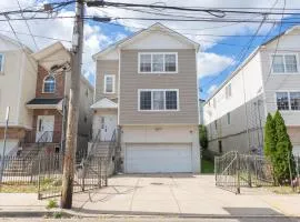 3-Bedroom Apt 5 miles AirPort